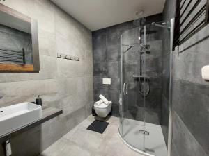 Koupelna v ubytování Apartmán Rezidence Javor Železná Ruda + 19 fotografií