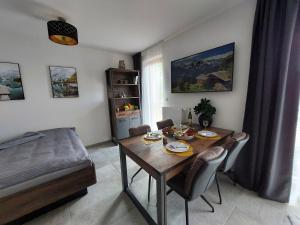 Postel nebo postele na pokoji v ubytování Apartmán Rezidence Javor Železná Ruda