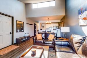 Modern Meadow Ridge Condo