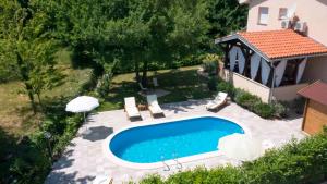 Basen w obiekcie Apartment in Silo - Insel Krk 39710 lub w pobliżu