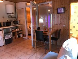 Zdjęcie z galerii obiektu Cabaña JARA Y ENEBRO w Madrycie