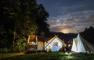 Fotografie z fotogalerie ubytování Under Canvas Great Smoky Mountains v destinaci Pigeon Forge
