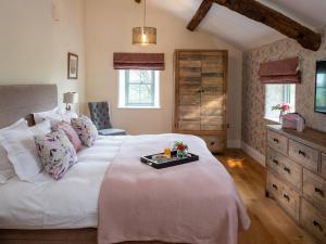 Katil atau katil-katil dalam bilik di High View Barn