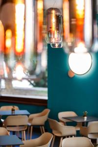 Reštaurácia alebo iné gastronomické zariadenie v ubytovaní Grand Hotel Riva