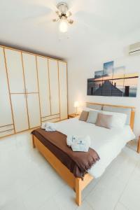 Posteľ alebo postele v izbe v ubytovaní Gennadi Dreams Holiday Villa