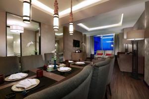 Posezení v ubytování Aston Priority Simatupang Hotel and Conference Center