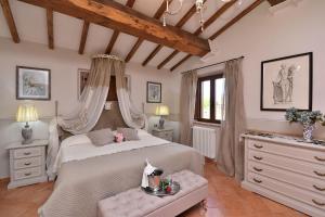 Ένα ή περισσότερα κρεβάτια σε δωμάτιο στο Villa Barbara +33 φωτογραφίες