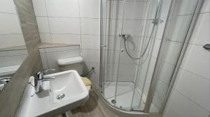 Ein Badezimmer in der Unterkunft Apartment with Private Pool