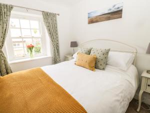 Gallery image of Curlew Cottage, 2 Fenkle Street in Berwick-Upon-Tweed