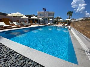 Bazén v ubytování Blue Water Hotel Ksamil nebo v jeho okolí