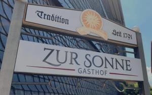 Certifikát, hodnocení, plakát nebo jiný dokument vystavený v ubytování Hotel Zur Sonne