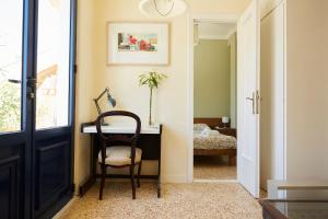 A bed or beds in a room at Mosaics aprtm in the Historical centre with Acropolis view
