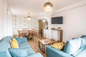 A television and/or entertainment centre at tuGuest S. Jerónimo Apartment