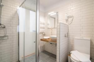 A bathroom at tuGuest S. Jerónimo Apartment