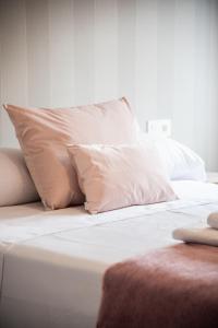 A bed or beds in a room at tuGuest S. Jerónimo Apartment