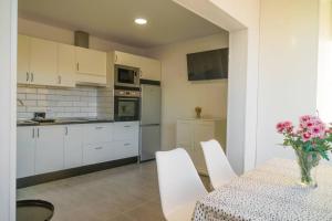 Kuchyňa alebo kuchynka v ubytovaní Apartamento en Mareverde Costa Adeje