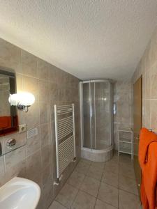Koupelna v ubytování Hotel Garni „zum Bären“