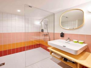 Koupelna v ubytování ibis Styles Bayreuth