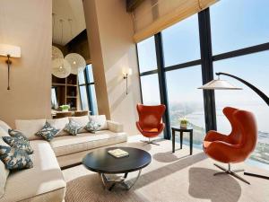 Posezení v ubytování Fairmont Baku, Flame Towers