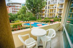 Bazén v ubytování Deva Hotel - All Inclusive nebo v jeho okolí