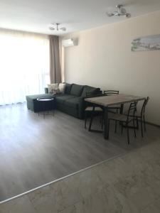 Gallery image of Apart Allure Dobi in Primorsko