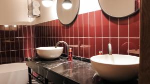 Koupelna v ubytování JovA Hotel Boutique + 37 fotografií