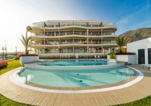 Apartment Ellena Luxe Woning Loopafstand van het Strand ...