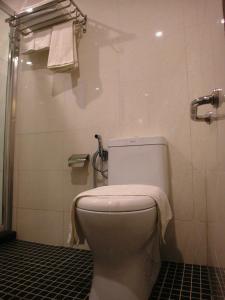 Baðherbergi á Mandarin Hotel Kota Kinabalu