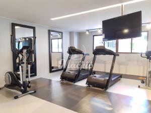 Gimnasio o instalaciones de fitness de Le Grand, o seu apartamento por temporada na Ponta Verde