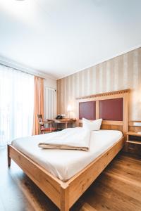 Postel nebo postele na pokoji v ubytování Hotel & Gasthof Löwen