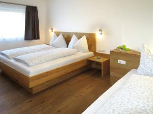 Postel nebo postele na pokoji v ubytování Apartment Anton-3 by Interhome