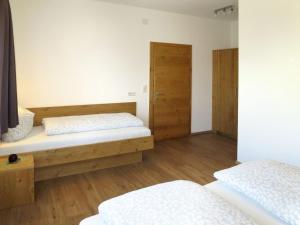 Postel nebo postele na pokoji v ubytování Apartment Anton-3 by Interhome + 18 fotografií