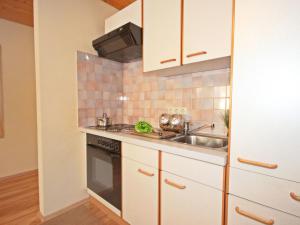 Kuchyňa alebo kuchynka v ubytovaní Apartment Voräule by Interhome