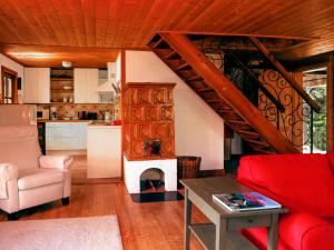 Część wypoczynkowa w obiekcie Chalet Neunhoeffer by Interhome