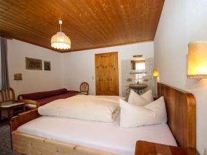 Posteľ alebo postele v izbe v ubytovaní Apartment Elis by Interhome + 12 fotografií