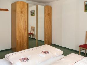 Posteľ alebo postele v izbe v ubytovaní Apartment Bergkristall by Interhome + 17 fotografií