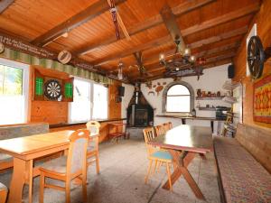 Imagine din galeria proprietății Holiday Home Ferienhaus Haus Kofler by Interhome în Radenthein +13 fotografii