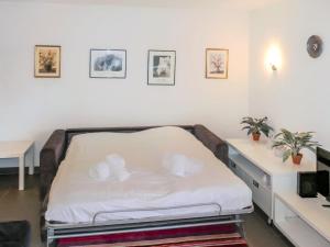 Postel nebo postele na pokoji v ubytování Apartment Zanfleuron A1 by Interhome