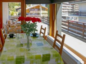 Balkón nebo terasa v ubytování Apartment Zanfleuron A1 by Interhome