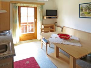 Kuchyňa alebo kuchynka v ubytovaní Apartment Schoberhof by Interhome
