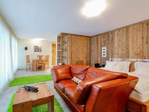 Posezení v ubytování Apartment Rütschi-3 by Interhome