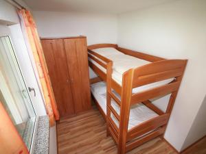 Postel nebo postele na pokoji v ubytování Apartment Rosi-2 by Interhome + 16 fotografií