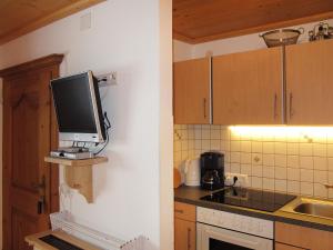 Kuchyňa alebo kuchynka v ubytovaní Apartment Moidl by Interhome