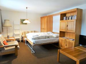 Letto o letti in una camera di Apartment Aragon-20 by Interhome