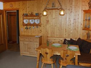Foto dalla galleria di Apartment Valetta Sura by Interhome a Flims