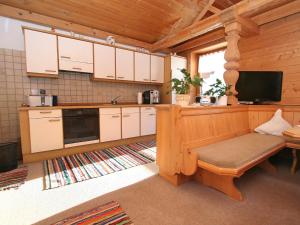 Η κουζίνα ή μικρή κουζίνα στο Apartment Annelies-3 by Interhome