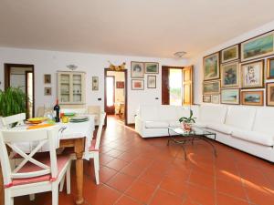 Galeriebild der Unterkunft Holiday Home Olivo by Interhome in Massarosa