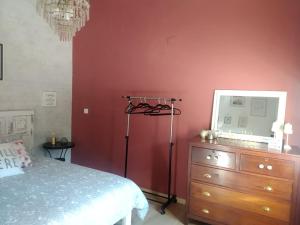 Cama ou camas em um quarto em DEl Rey Guest House
