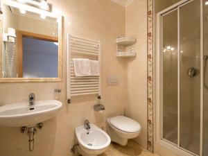 Kúpeľňa v ubytovaní Apartment Ornella-1 by Interhome