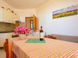 Kuchyňa alebo kuchynka v ubytovaní Apartment Montaleo 1 by Interhome